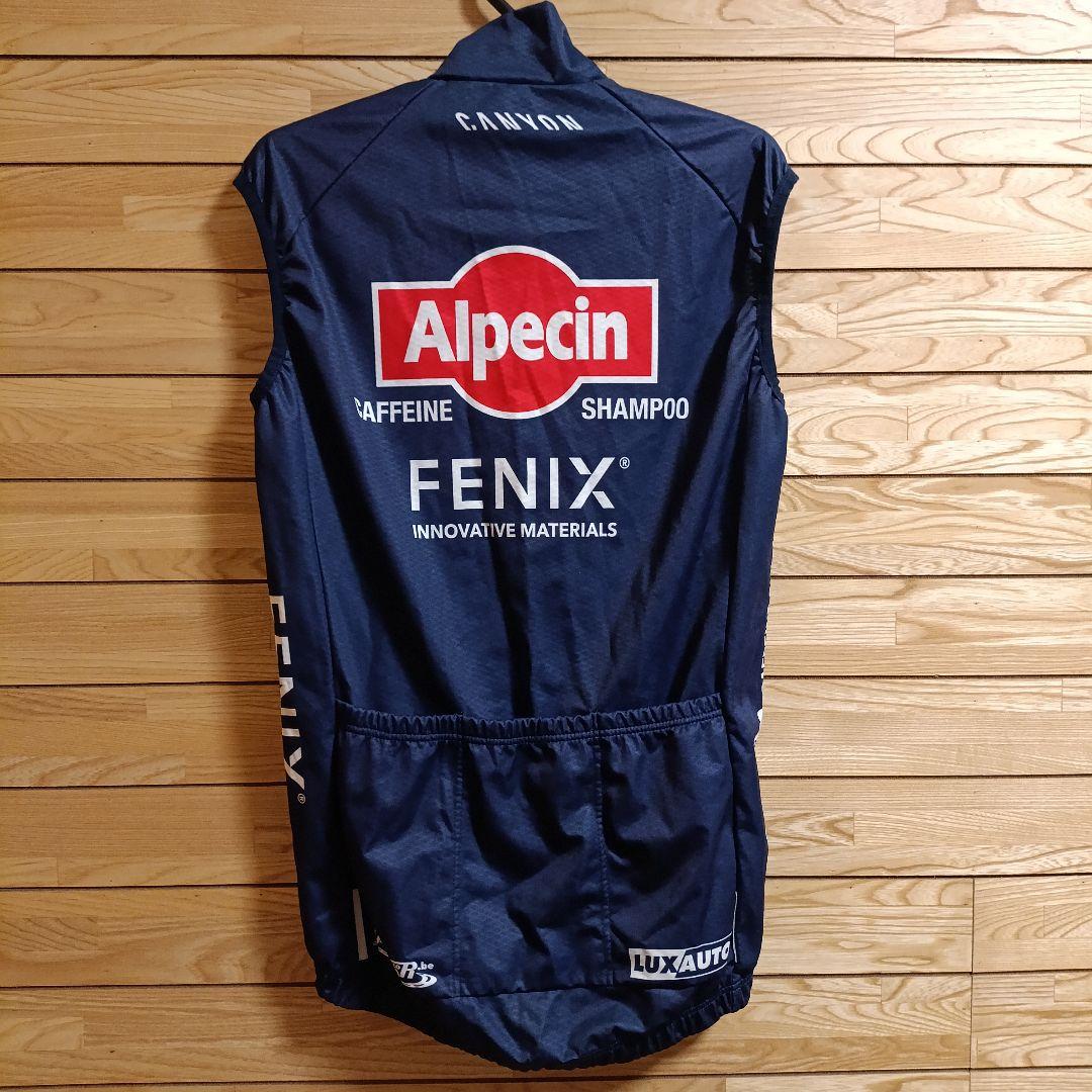 支給品 Alpecin Fenix ウィンドベスト・手袋　アルペシンフェニックス