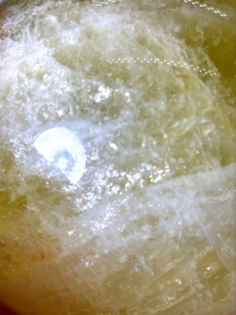 天然石　特大サイズ シトリンスフィア　大量虹入り　933g 台座付き