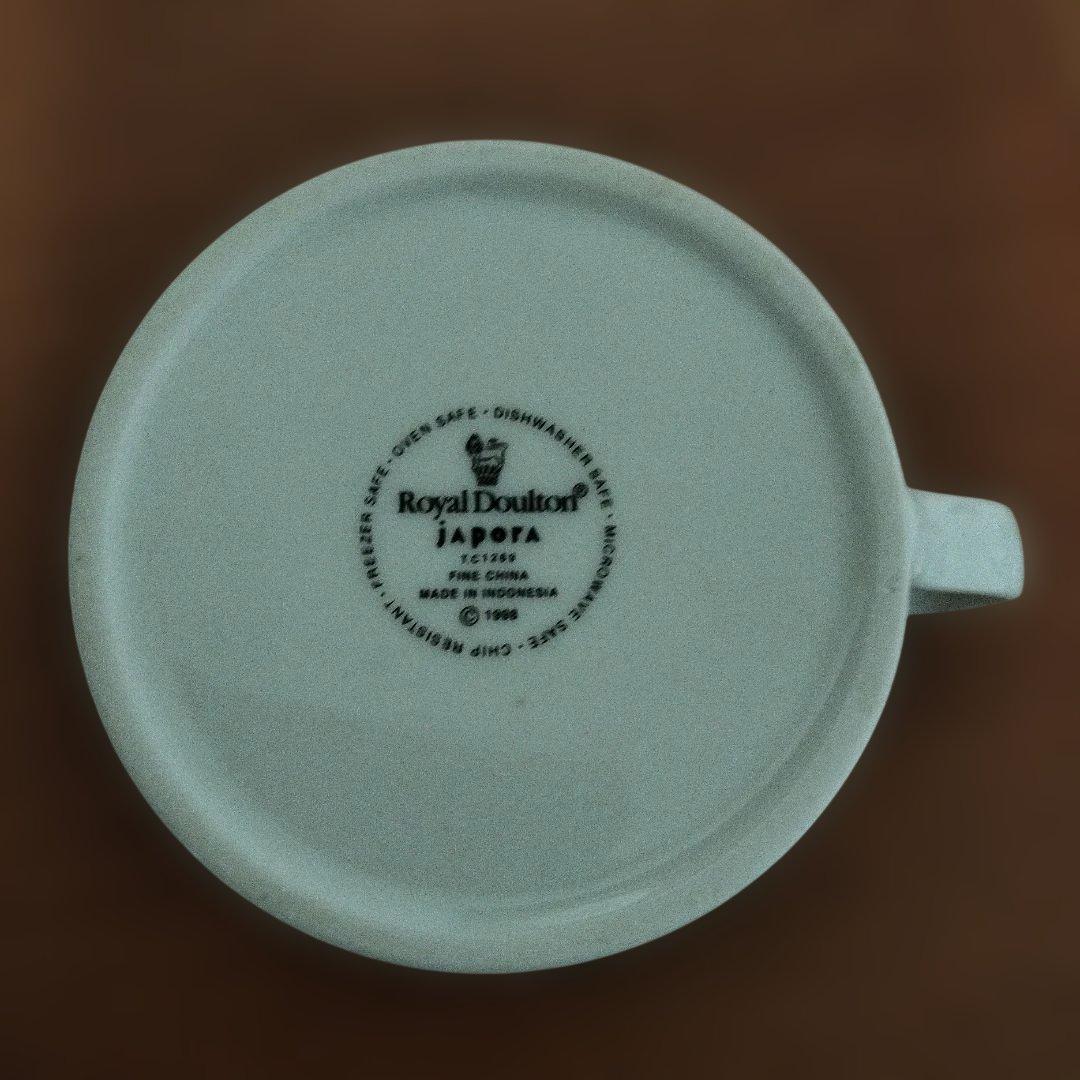 ロイヤルドルトン 陶器 食器セット ほぼ未使用です。