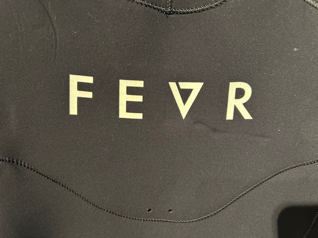 FEVR シーガル 黒/赤 フロントチェストジップ