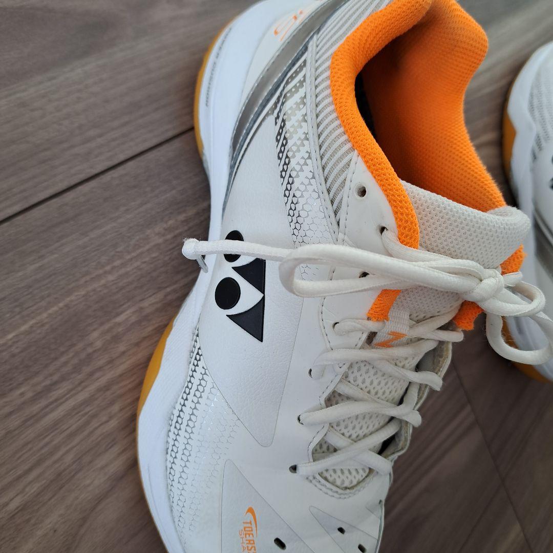 美品　YONEX　バドミントンシューズ　25.5cm　破格