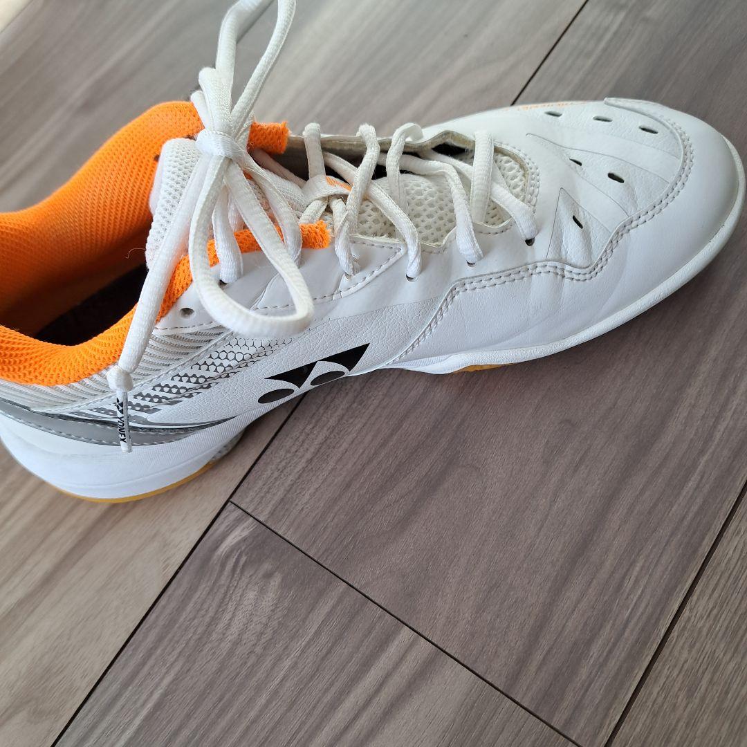 美品　YONEX　バドミントンシューズ　25.5cm　破格
