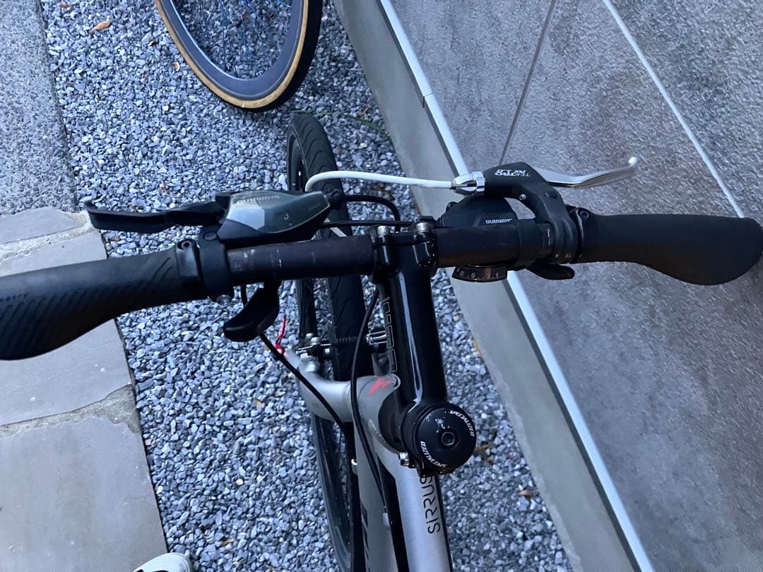 SPECIALIZED SIRRUS SPORTS 2016年モデルロードバイク