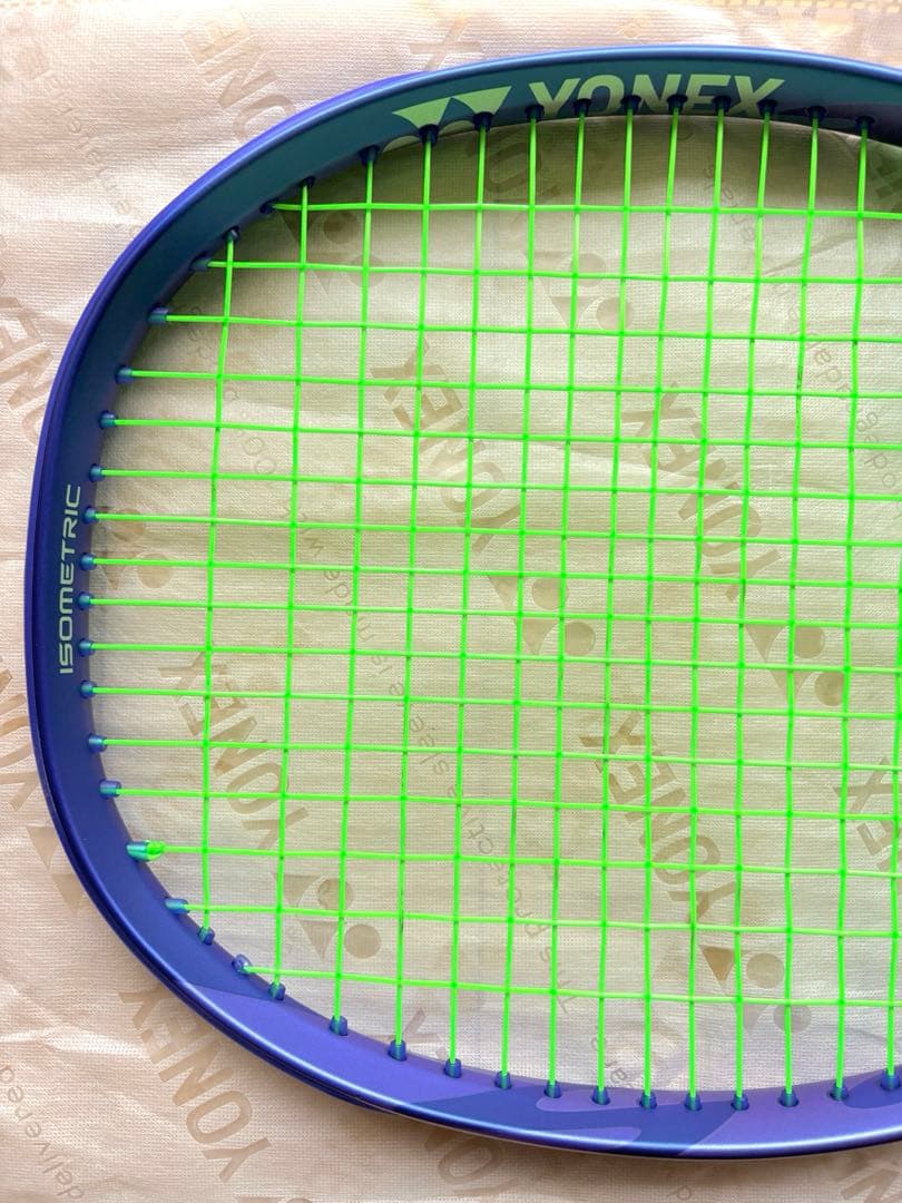 【ほぼ新品】 YONEX EZONE 100L G2 2025 国内正規品