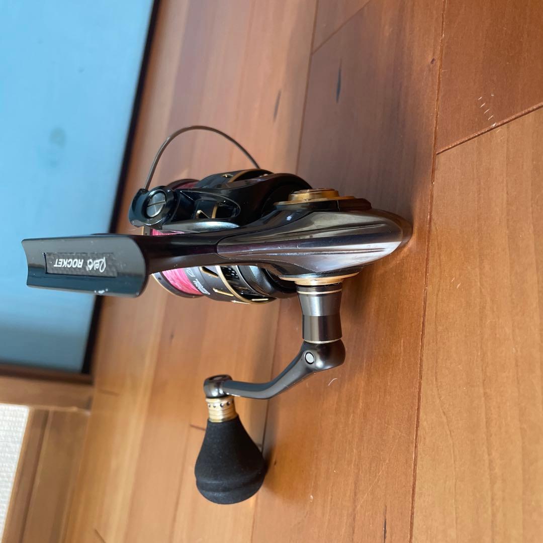 リール REVO ROCKET3000S