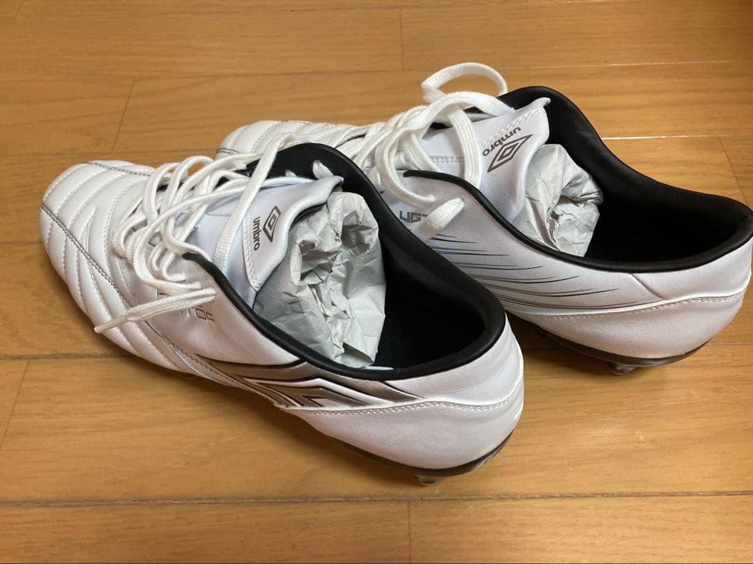 12/25まで割引中　umbro アクセレイターb-rush HG 27.0cm