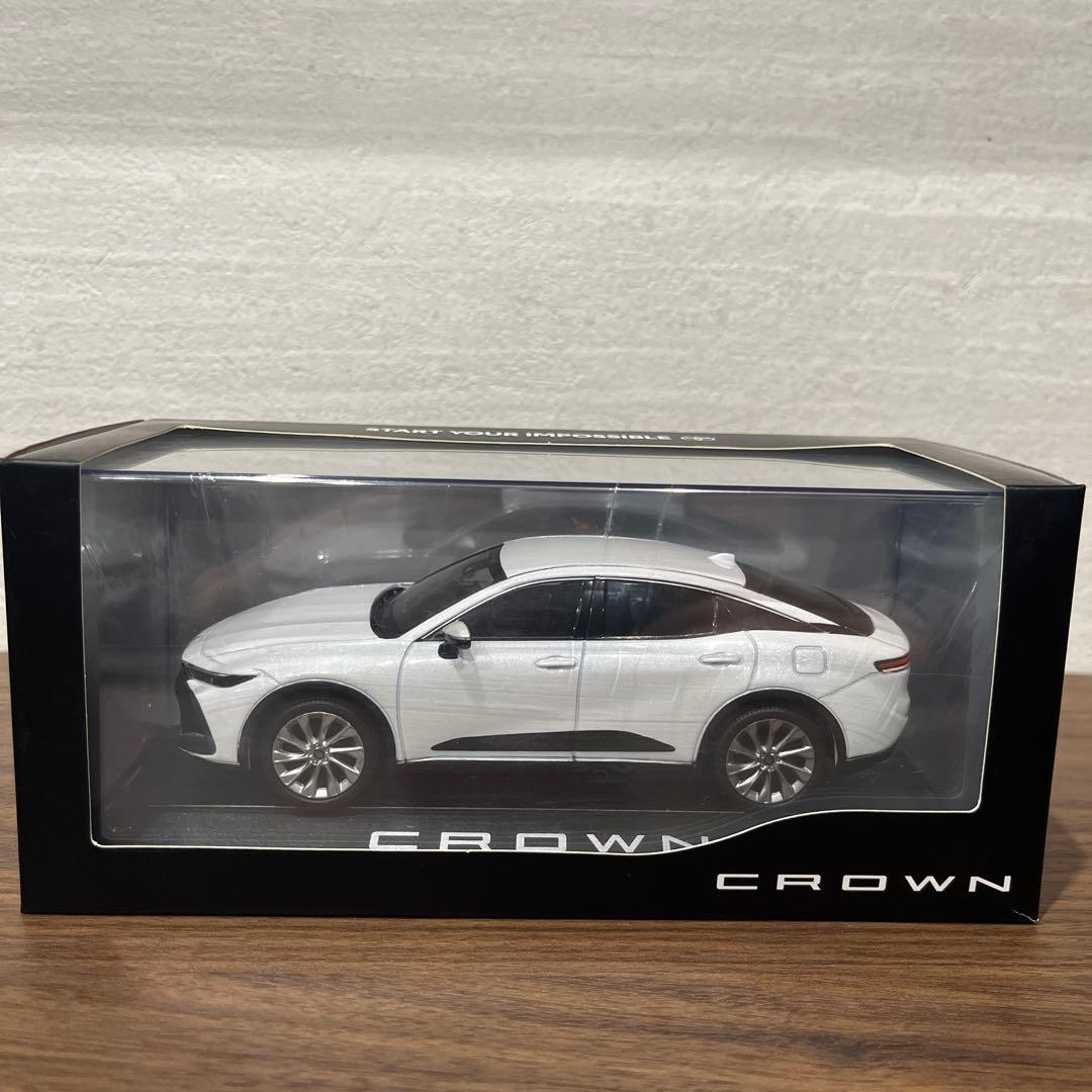 トヨタ 非売品 クラウン ミニカー 1/30