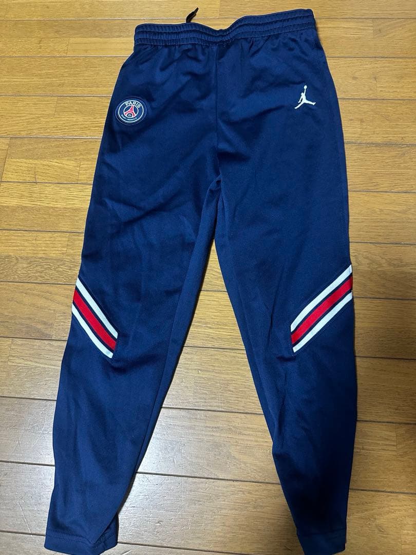 PSGとジョーダンのコラボセットアップ