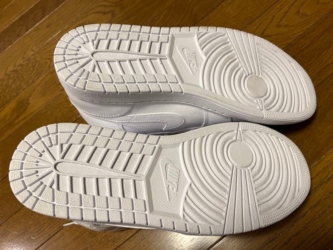 NIKE ジョーダン1 MID