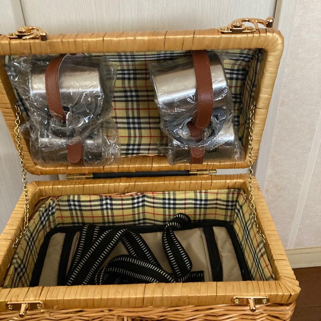 ロッキー＆ホッパー　キャリーカート付バスケットデラックス　アウトドア食器セット