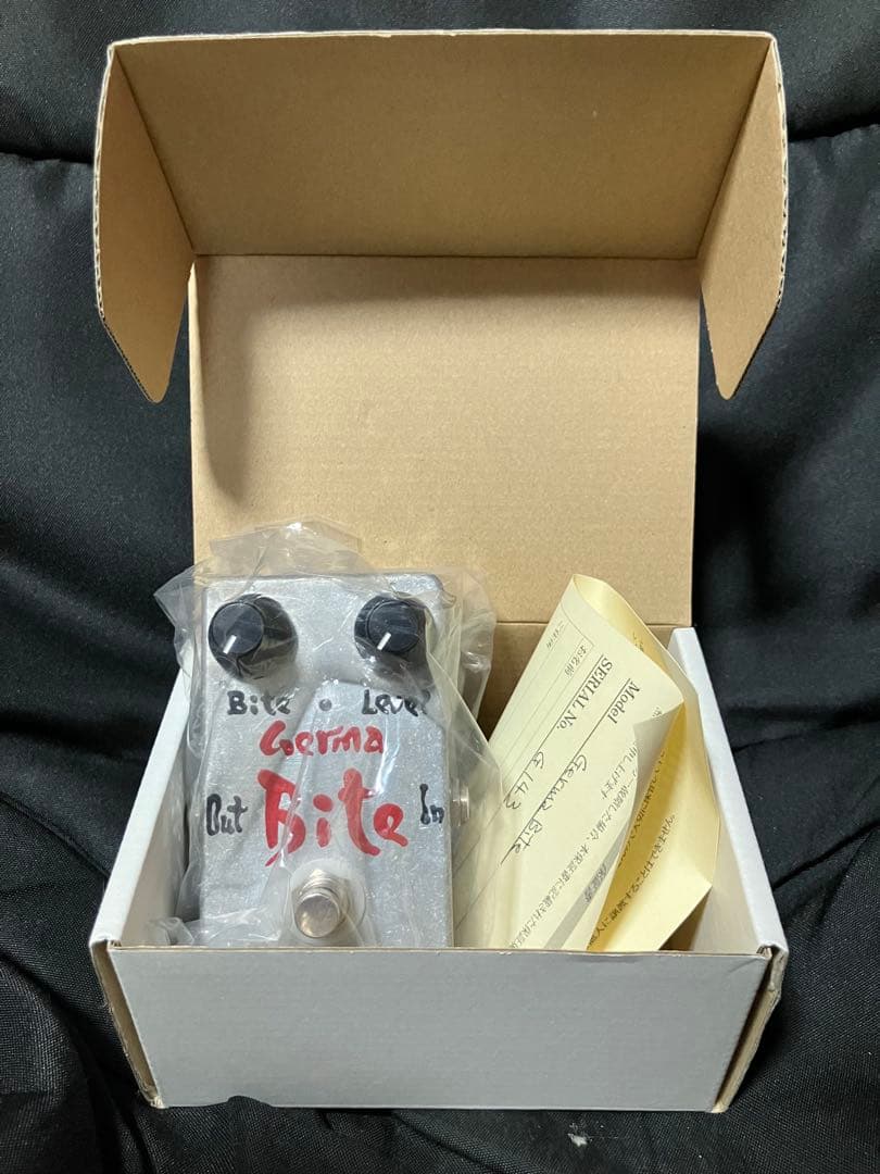 Akima&neos Germa Bite ファズ　ギターエフェクター　箱付属