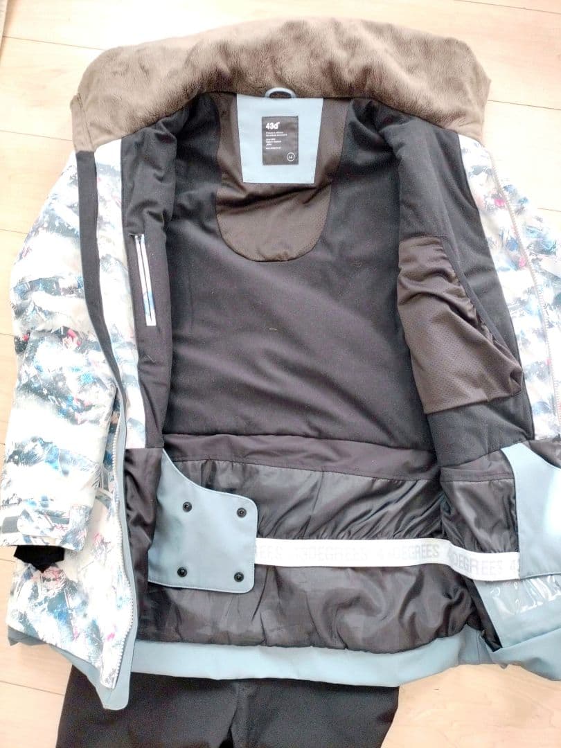 【美品】43d スノーボードウェア 上下セット