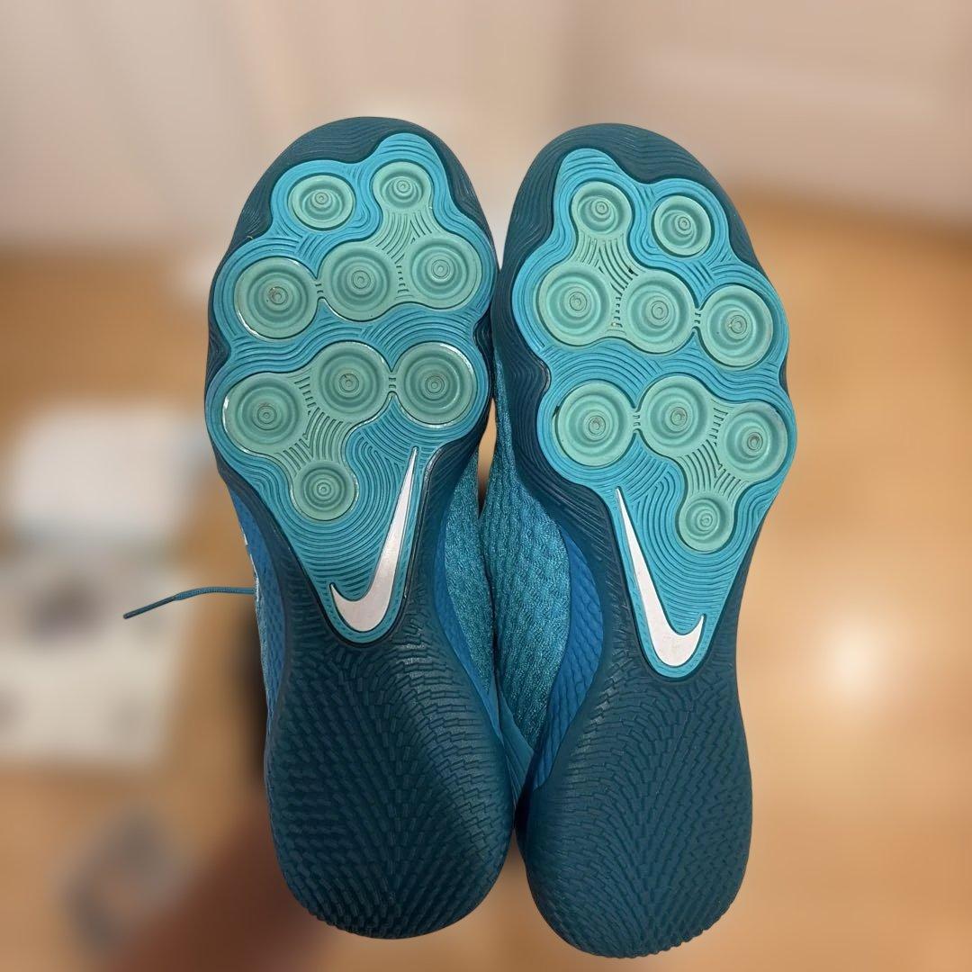 NIKE フットサルシューズ