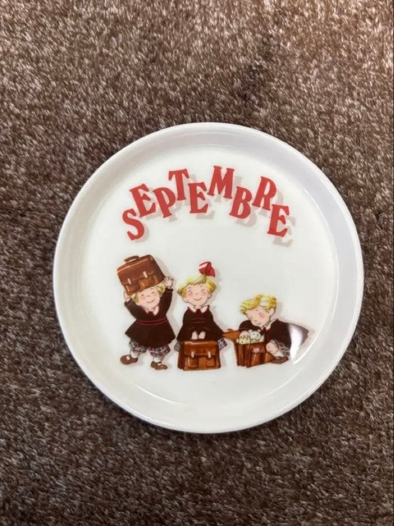 希少 LES TRIPLES レトリプレ　三つ子ちゃんのお皿