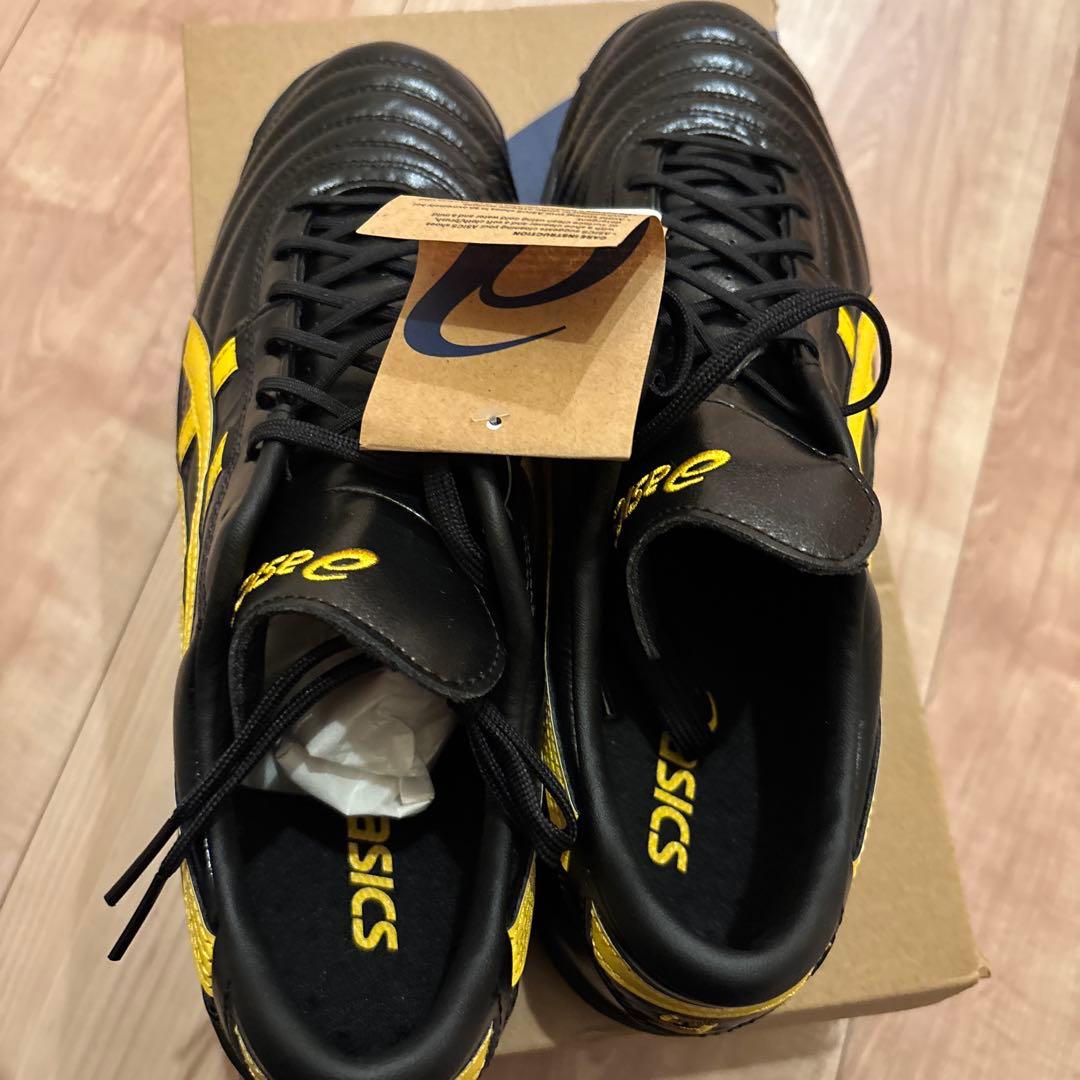 asics サッカーシューズ 黒/黄 新品　アシックスC3 サイズ27センチ
