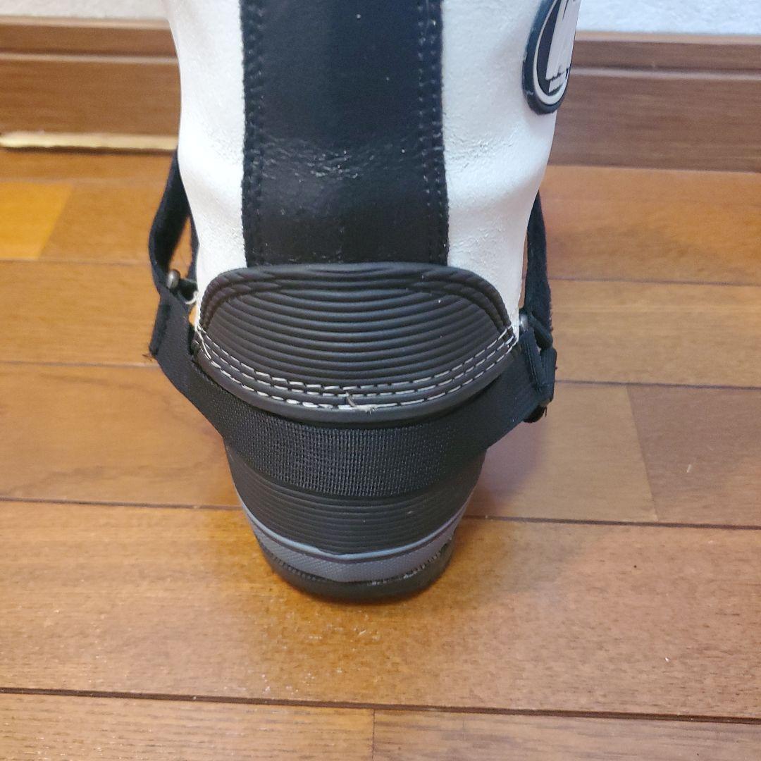 VANS　バンズ　スノーボードブーツ　紐タイプ