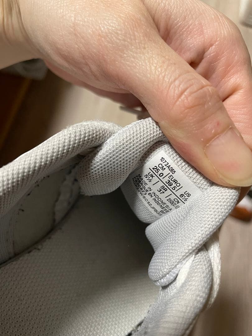 ASICS バレーボールシューズ ホワイト