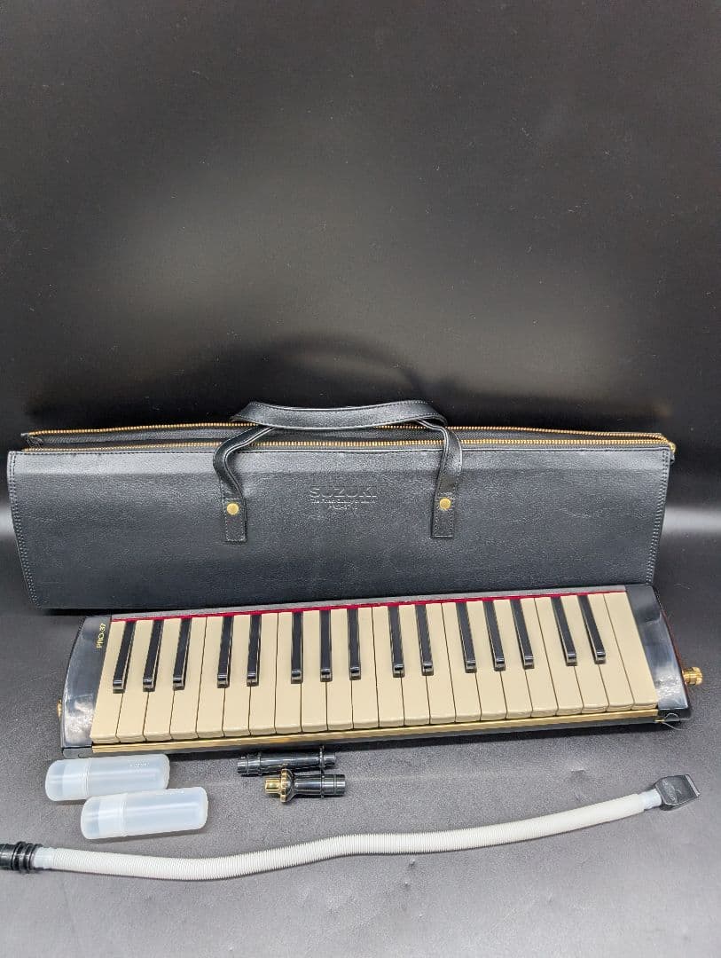 【美品】SUZUKI 鍵盤ハーモニカ PRO-37