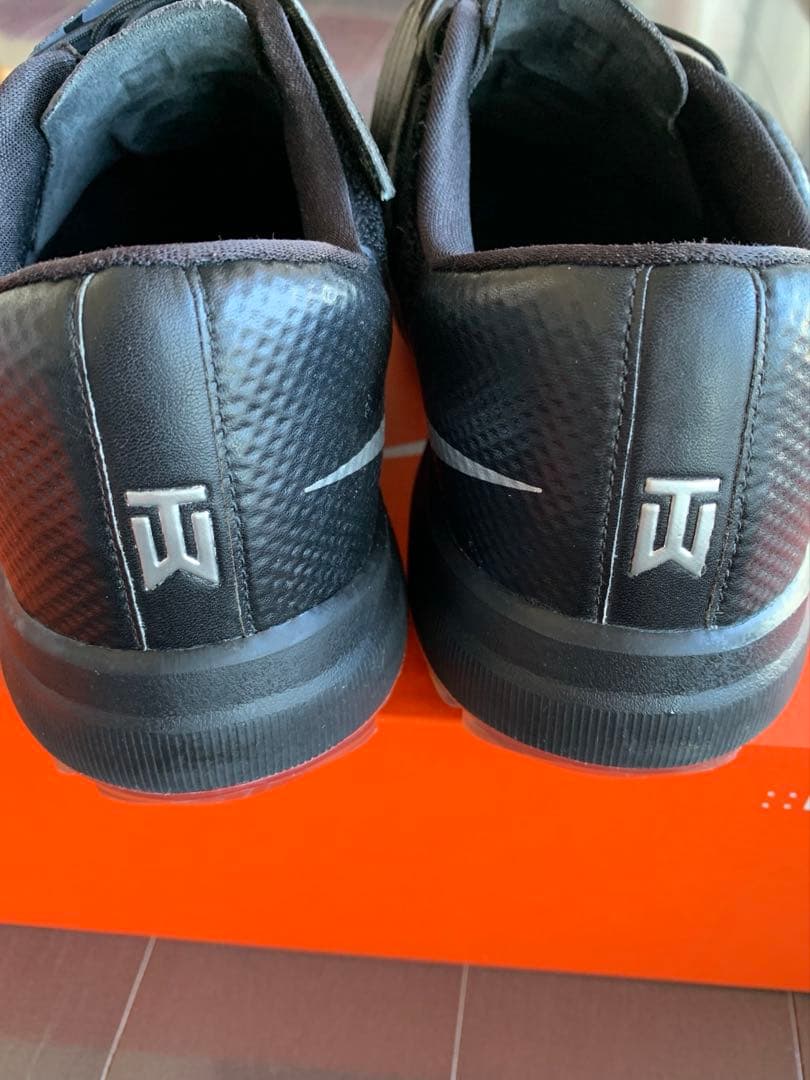 タイガーウッズ　NIKE TW17 ゴルフシューズ