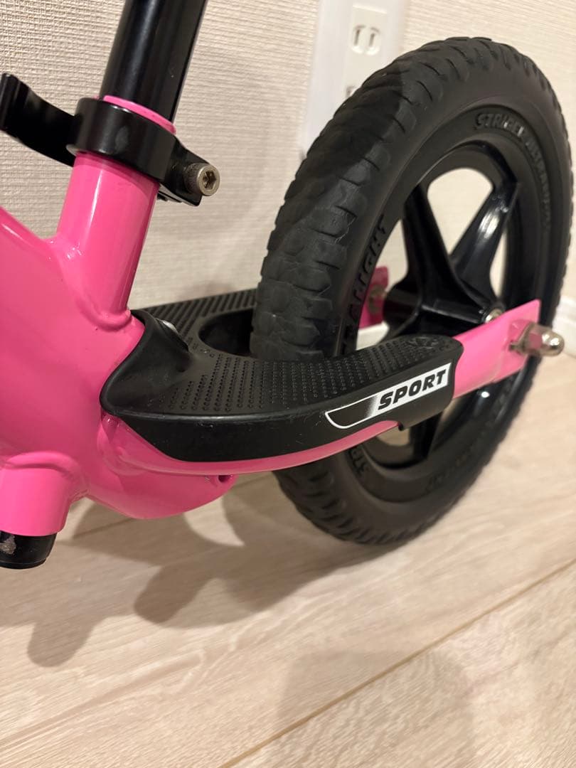 STRIDER バランスバイク ピンク　12インチ　ストライダースポーツモデル