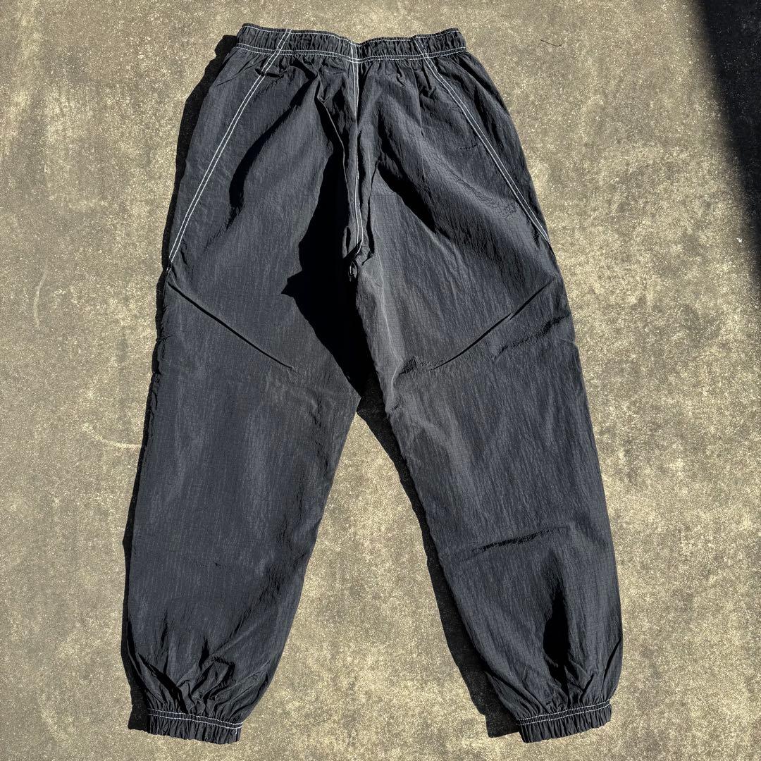 WEEE★　NIKE ナイキ スウッシュ 黒 M ステッチ トラックパンツ