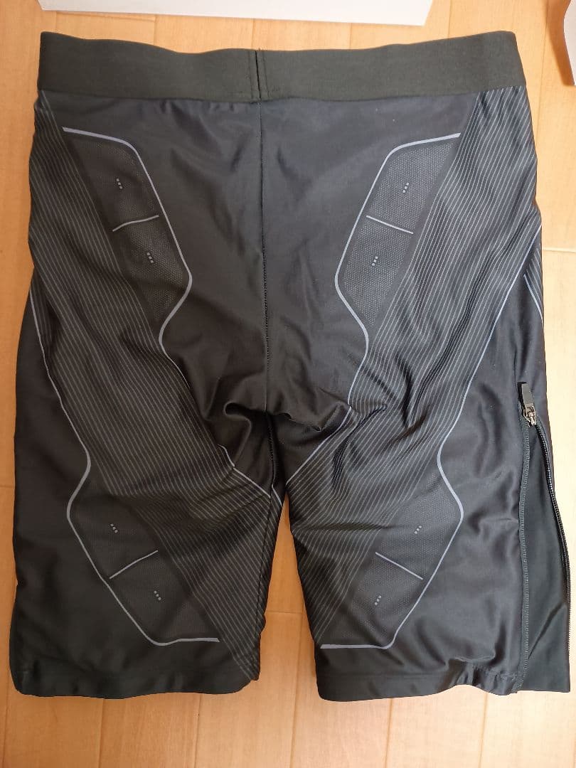 a　SIXPAD Powersuit シックスパッド ヒップ&レッグ