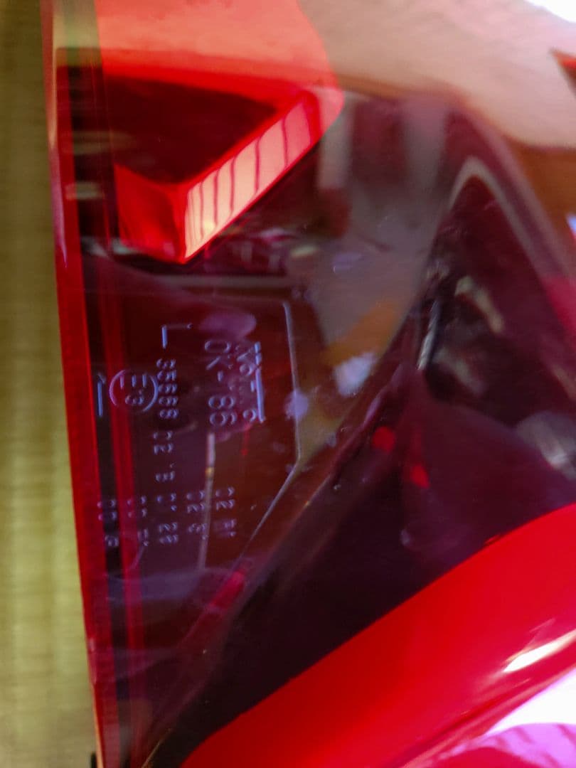 ハイラックスgun125純正 テールライト 赤 LED