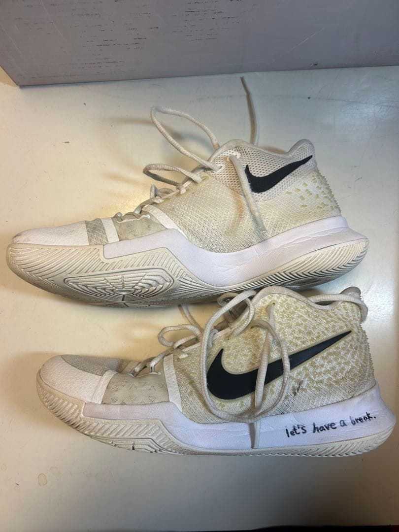 Nike カイリー3 ID 白黒