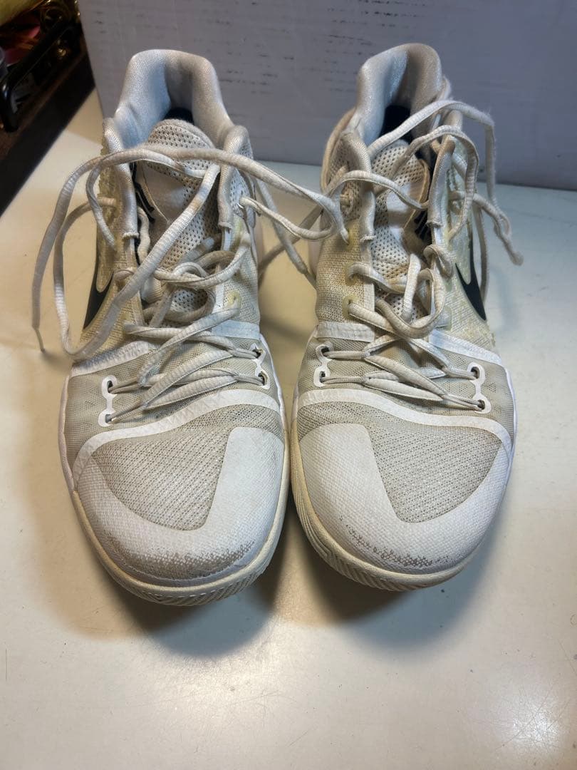 Nike カイリー3 ID 白黒