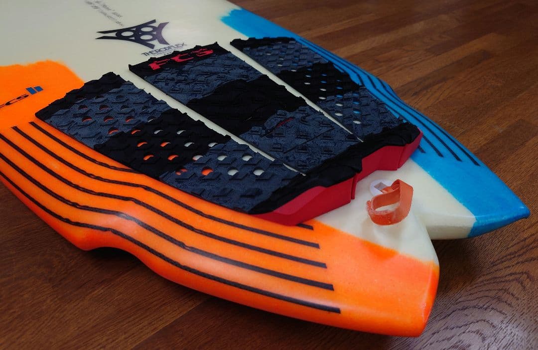 【送料込み】サーフボードジャスティスJusticeホーキーHAWKEY 5'5