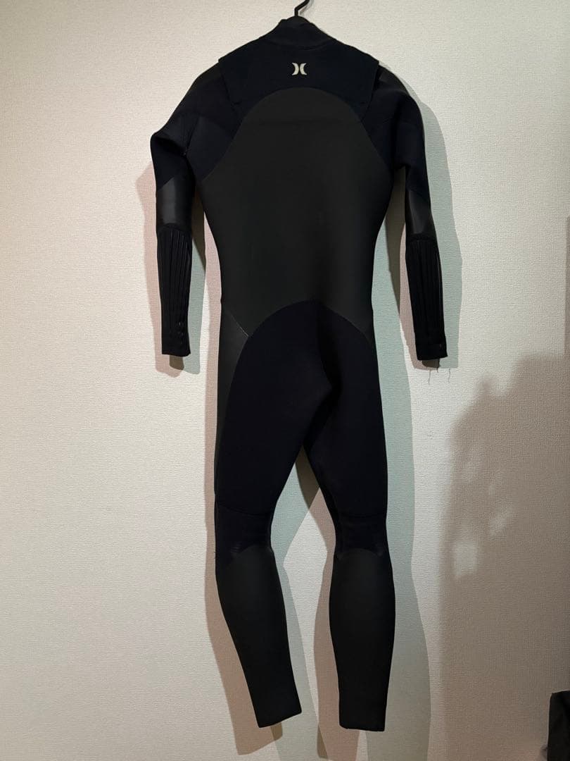 Hurley セミドライ　ブラック ウェットスーツ フロントジッパー