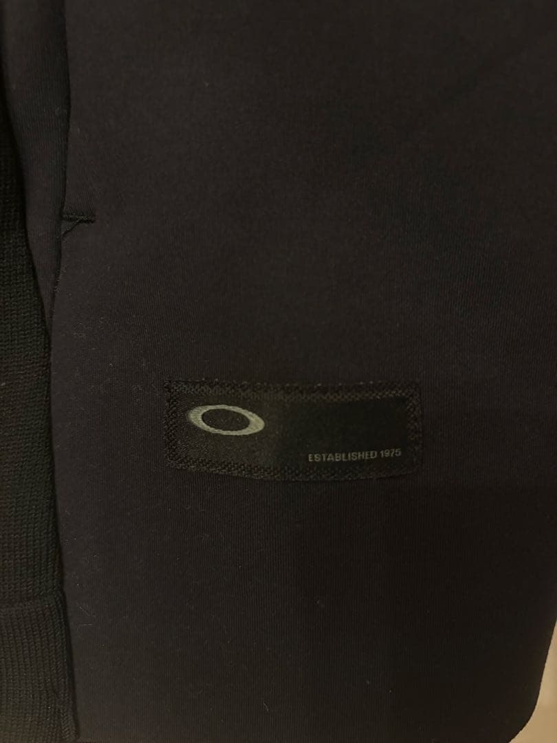 OAKLEYゴルフウェア スカル ハーフジップ ストレッチ モックネック