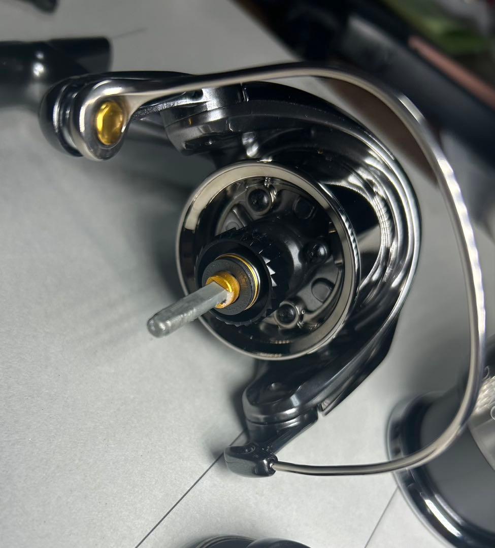 SHIMANO 24TWIN POWER C3000MHG リール