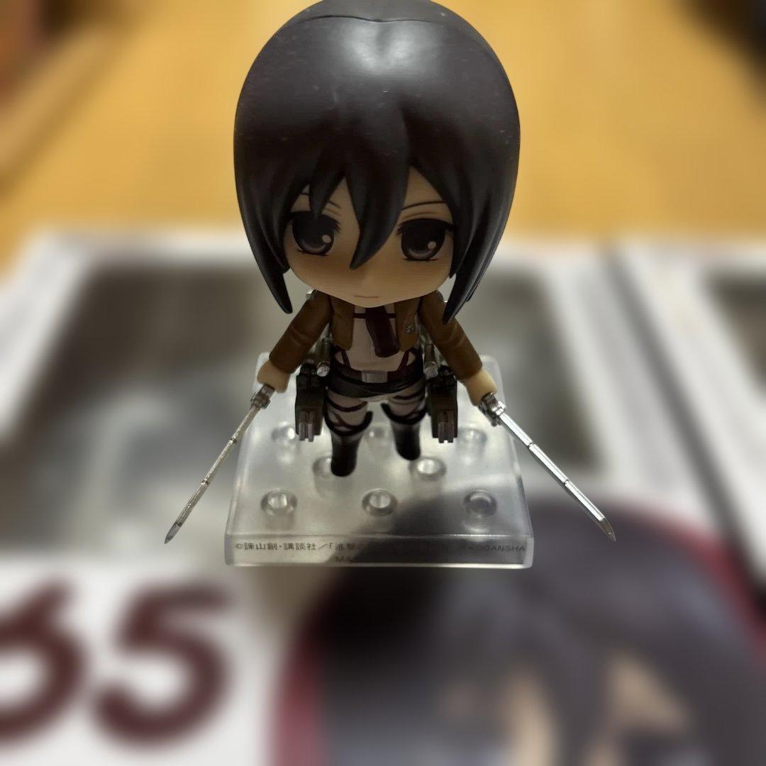 進撃の巨人　エレン　ミカサ　ねんどろいど　フィギュア