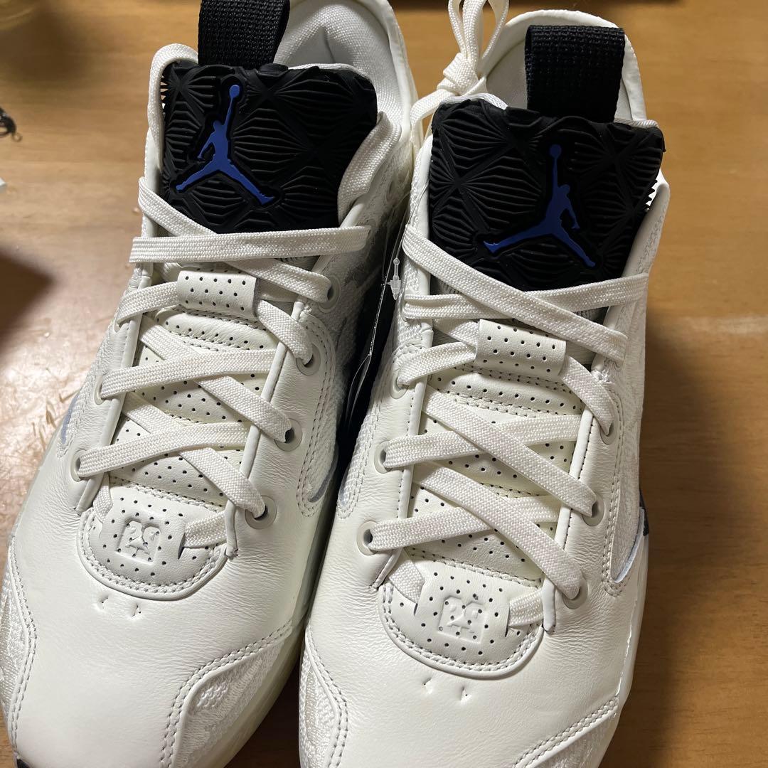 新品⭐︎⭐︎ホワイト ジャンプマン バスケットシューズ