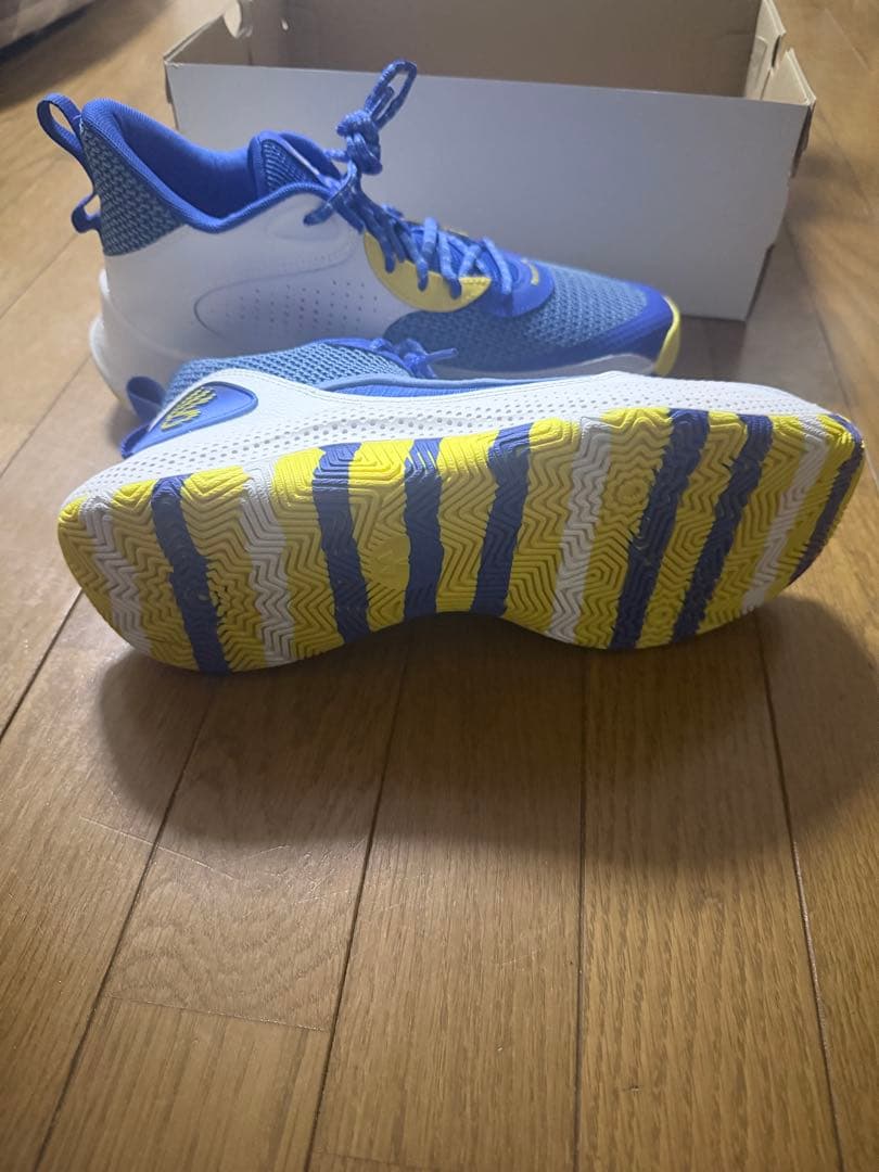 新品未使用／日本未発売 UNDER ARMOUR CURRY 3Z 24 カリー