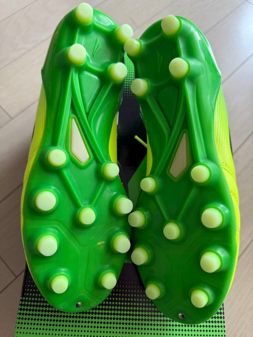新品タグ付き　ペナルティ　サッカースパイク　24.5