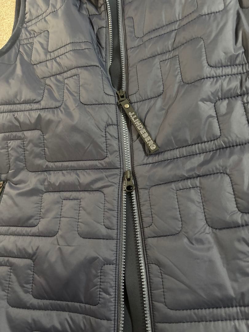 J.LINDEBERG ネイビー ハイブリッドベスト　新品未使用