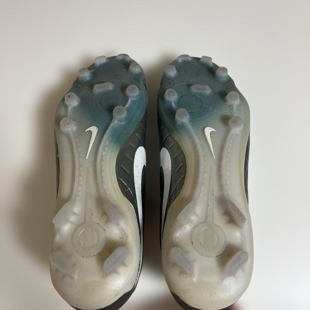 Nike ティエンポ 28.0 FG（天然芝）
