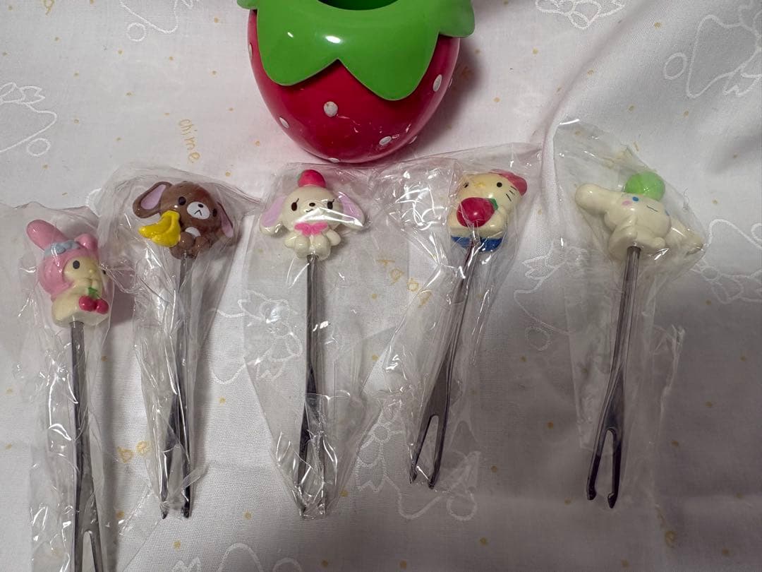 サンリオ フルーツピック いちご キティ 非売品 景品