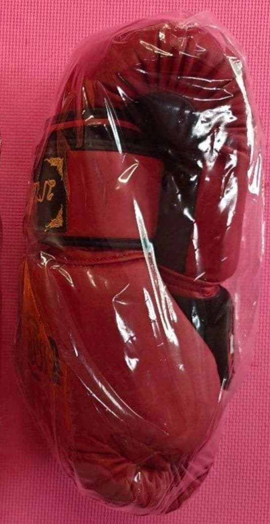 新品未使用です。超高品質のボクシンググローブ