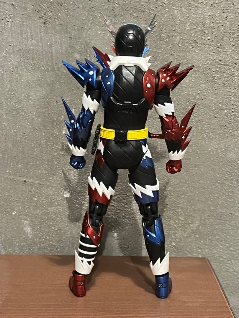 S.H.Figuarts 仮面ライダービルド ラビットタンクスパークリング