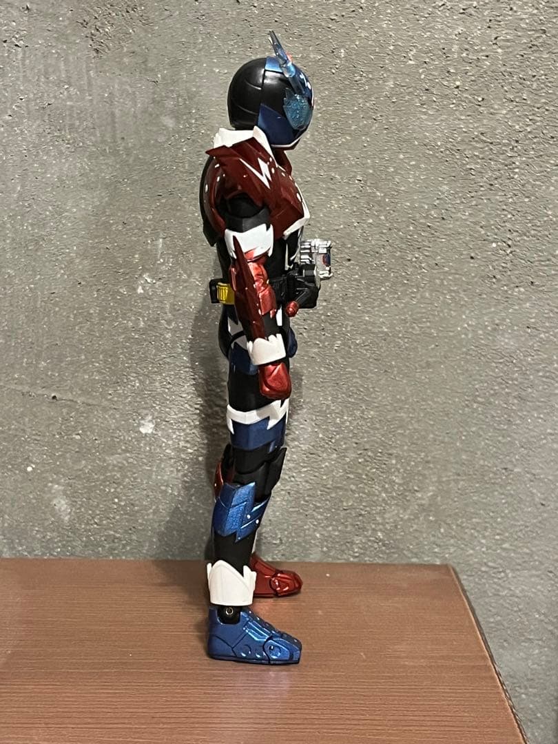 S.H.Figuarts 仮面ライダービルド ラビットタンクスパークリング