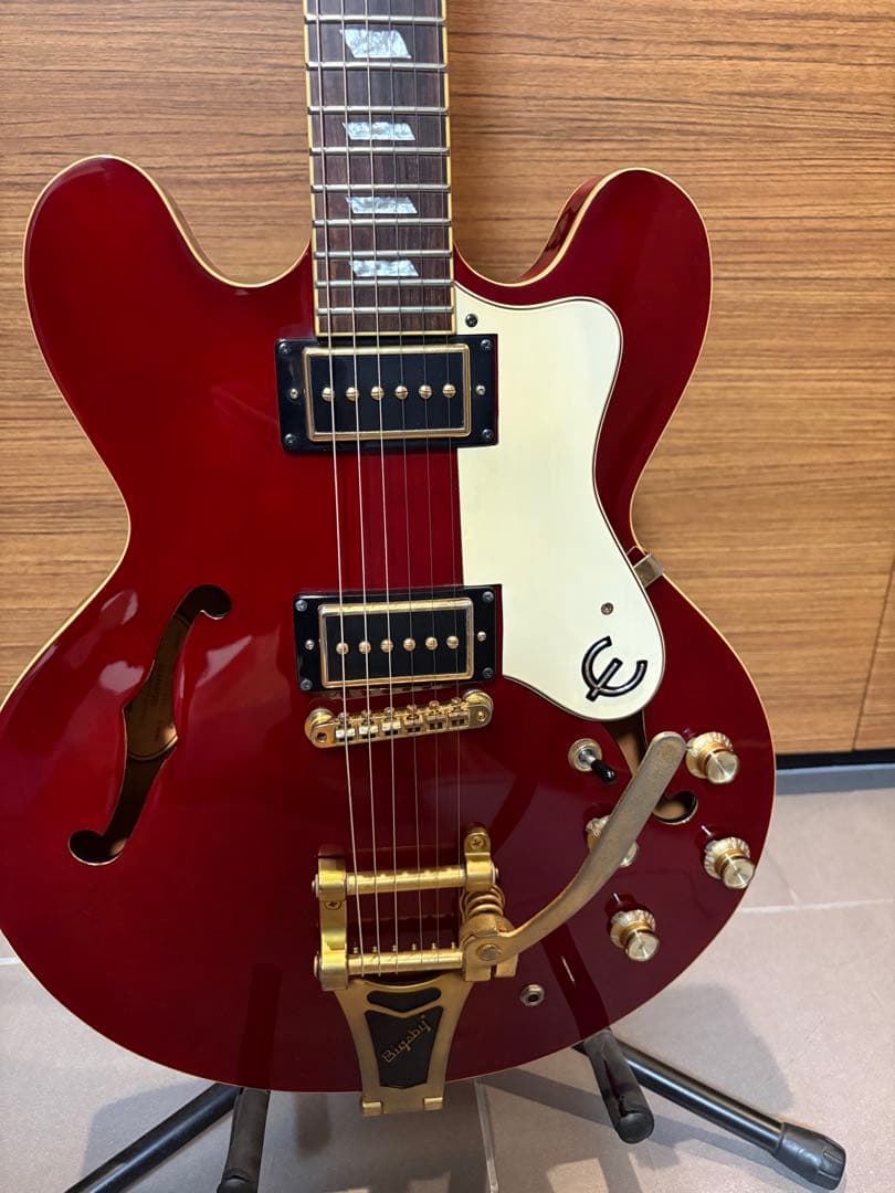 Gibson P-94搭載エピフォンYEC Riviera ビグスビー付き