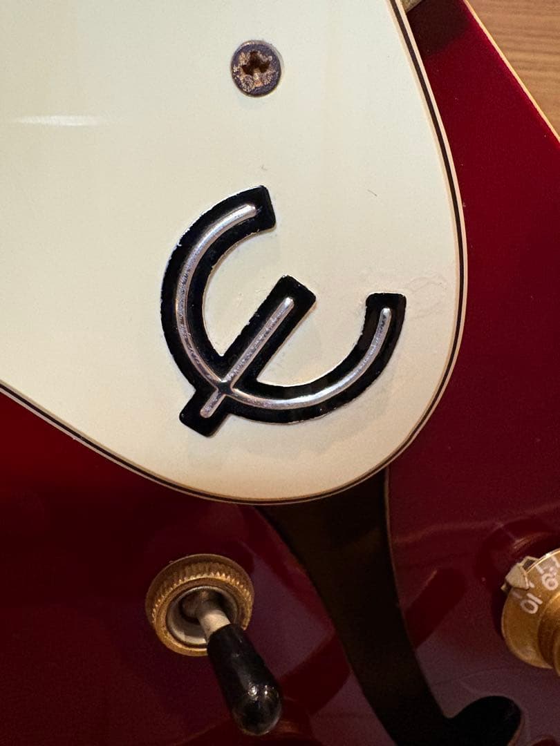 Gibson P-94搭載エピフォンYEC Riviera ビグスビー付き