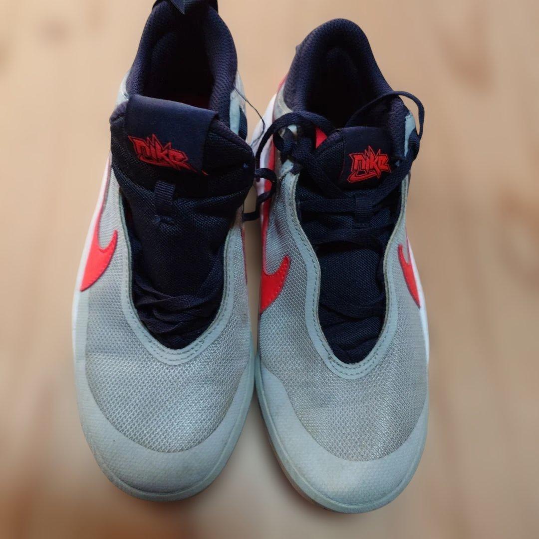 NIKE Team Hustle D10スニーカー23.5cm