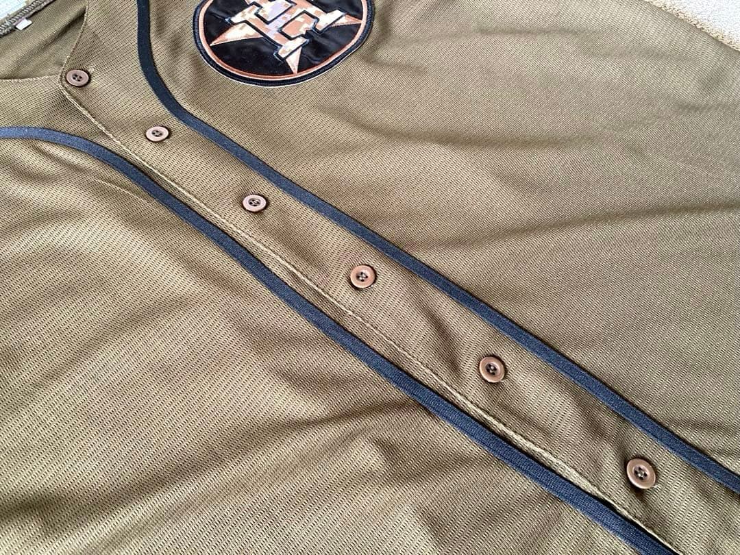 《Majestic MLB》アストロズ　ガッティス　ベースボールシャツ　アーミー