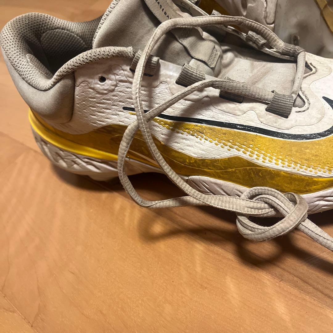 Nike カラースパイク Alpha Huarache Elite 4 Low