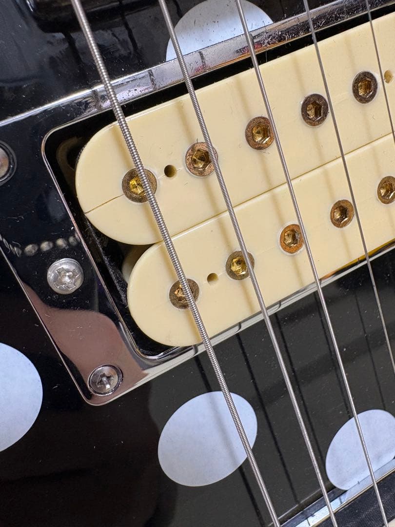 ノーブランド フライングV ポルカドットギター