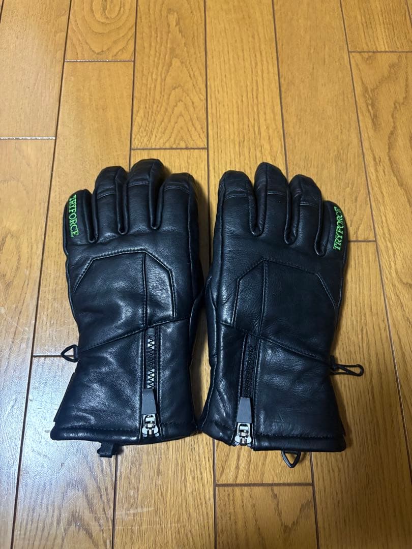 TRYFORCE ブラック レザー グローブ